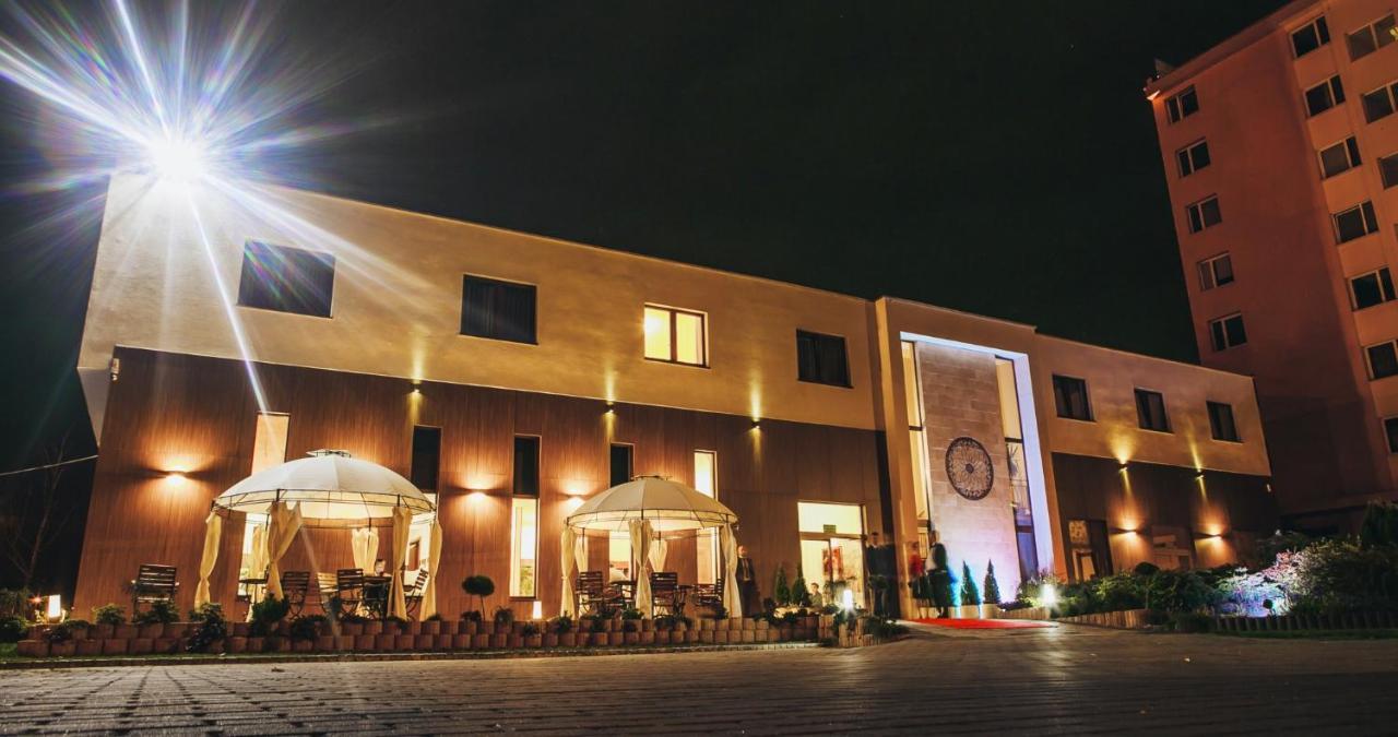 Confero Nowa Basn Hotel Nysa Exterior foto