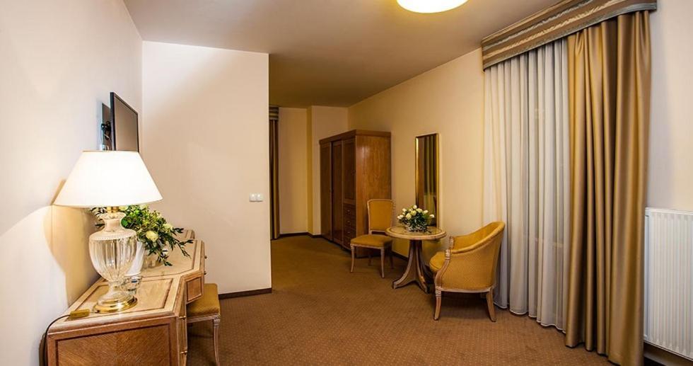 Confero Nowa Basn Hotel Nysa Exterior foto