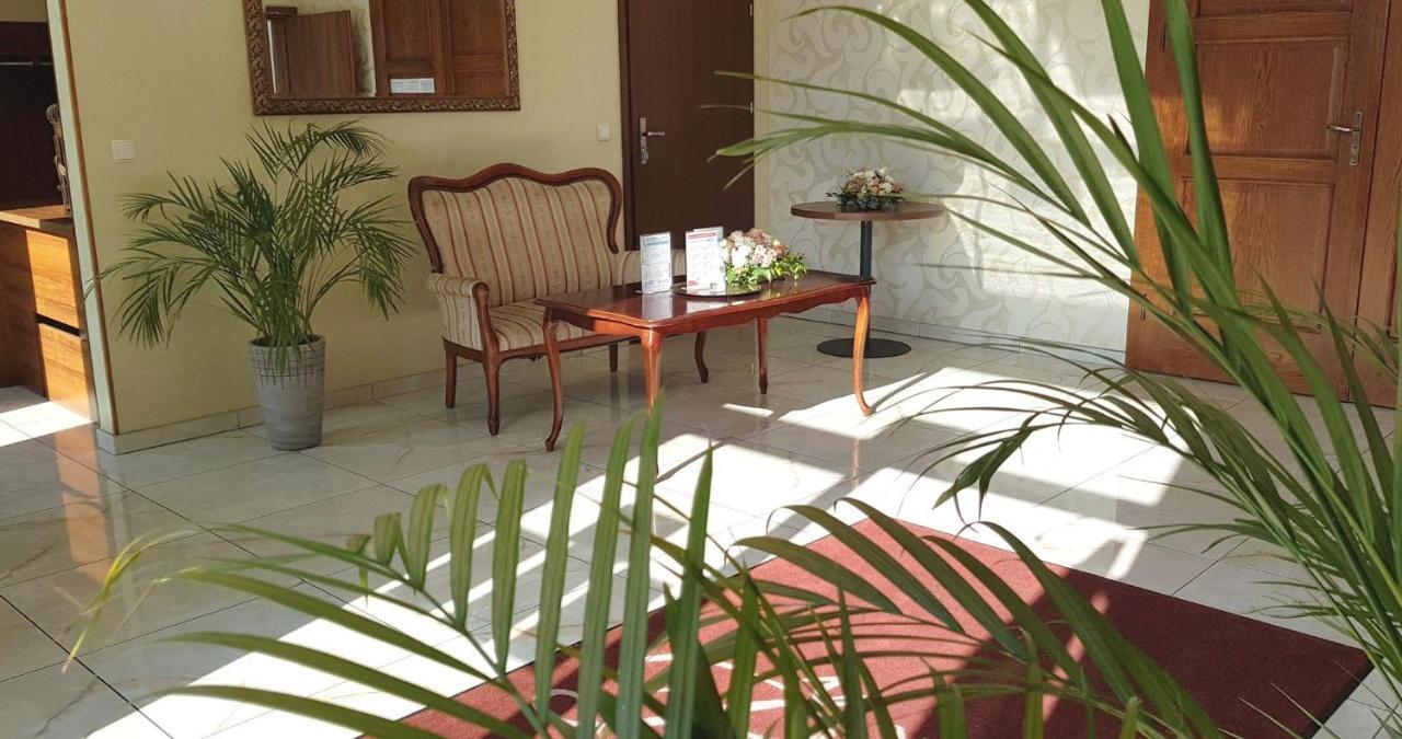 Confero Nowa Basn Hotel Nysa Exterior foto