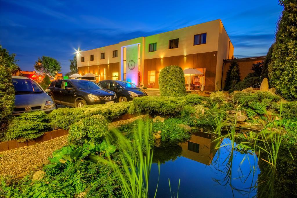 Confero Nowa Basn Hotel Nysa Exterior foto